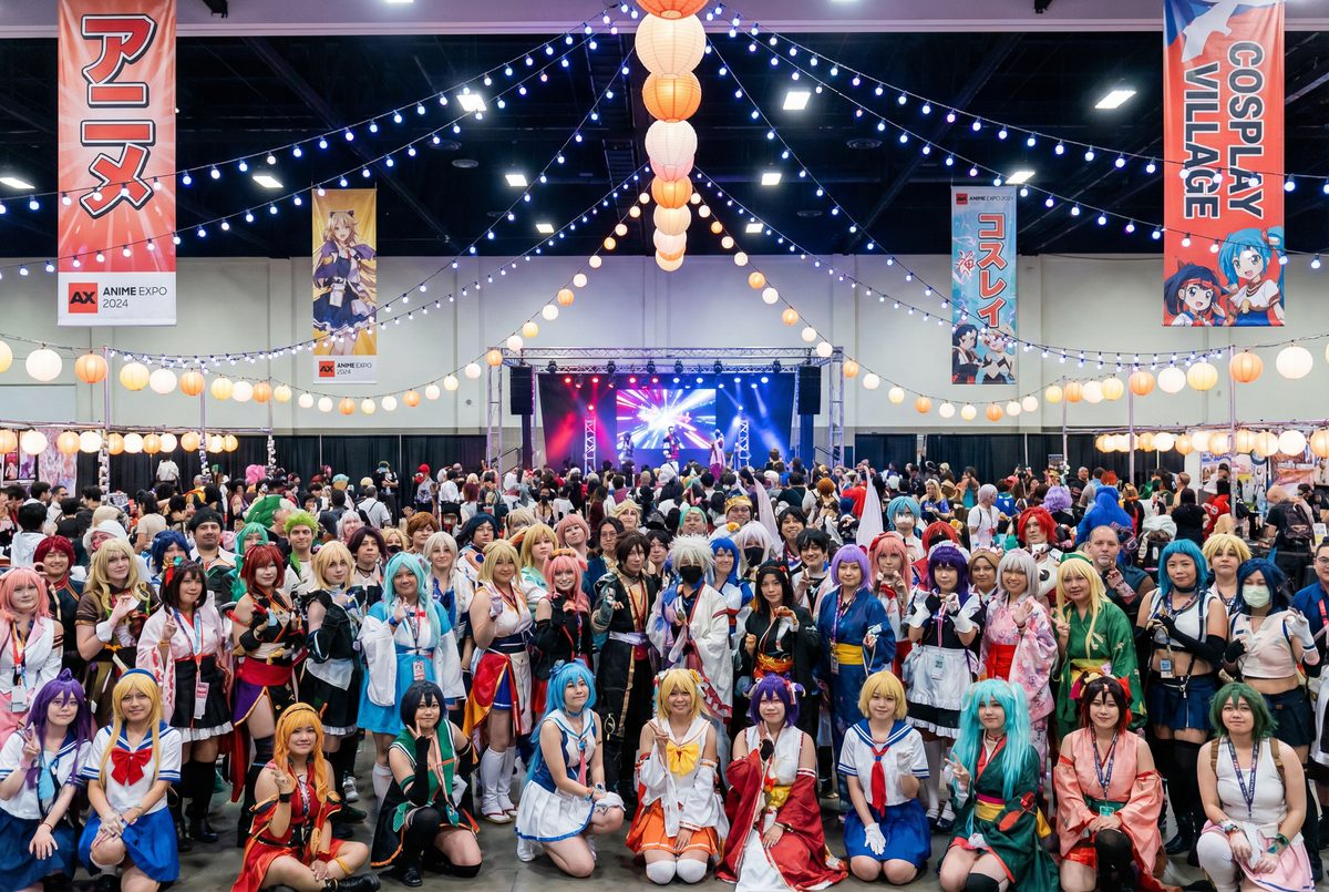 黄色仓库动漫Cosplay视频